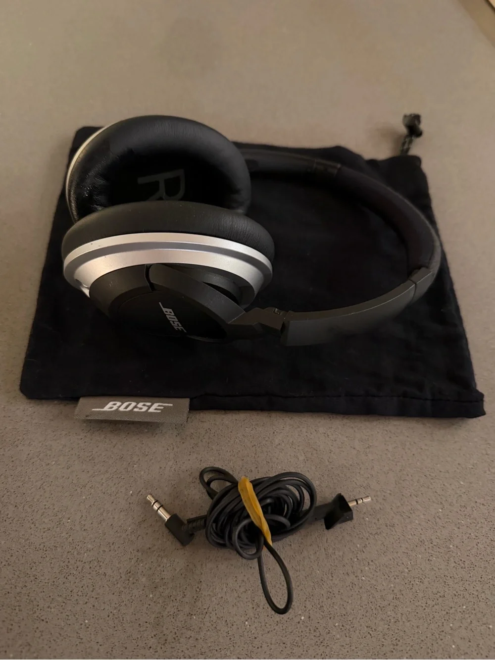 Bose AE2 Wired Over-Ear Headphones (Audio Only) with Pouch